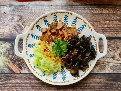 The cabbage with thin meat