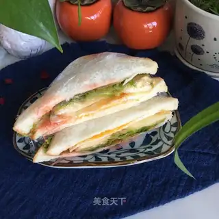 Egg and vegetable sandwich