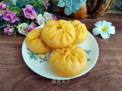 Pumpkin bean buns