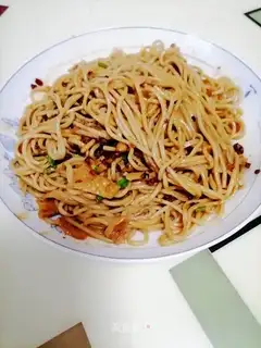 Hot dry noodles