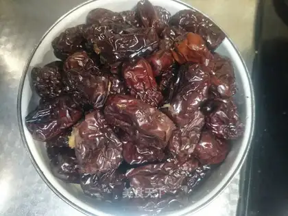 The red dates