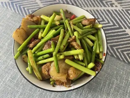 Garlic meat