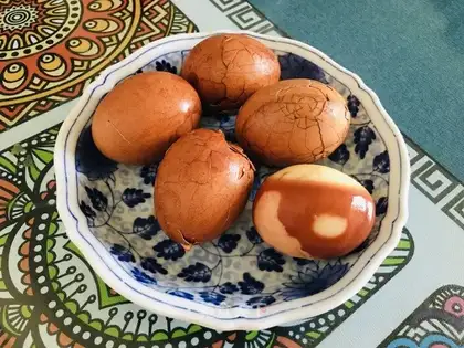 walnut shells boiled eggs
