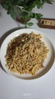 Rhodish and fried meat