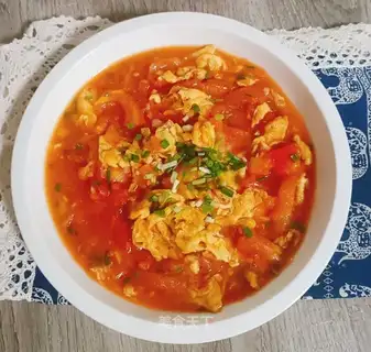 Tomato fried eggs