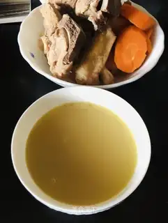 Soybean carrot apple bone soup