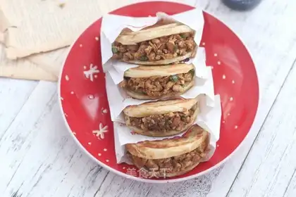 "Hand-to-hand" with chicken meat