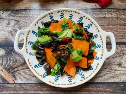 Carrot, musk, cabbage