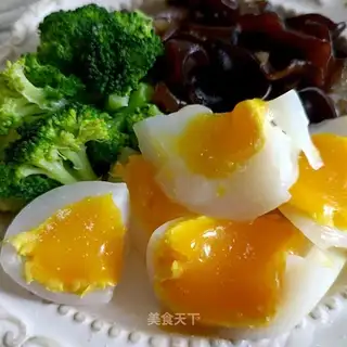 Mulberry orchid with goose eggs