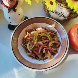 Onion fried meat
