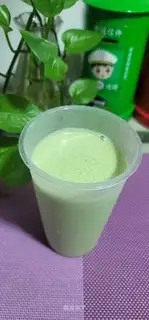 Green oatmeal milk