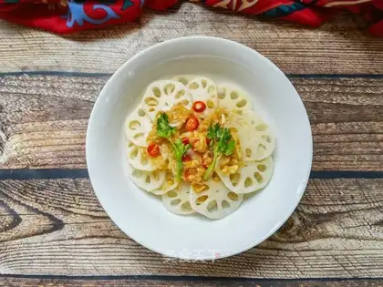 Little peppers of garlic and lily