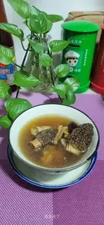 The lamb's bellybone soup