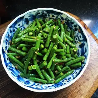 Garlic beans