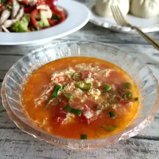 Tomato omelet soup