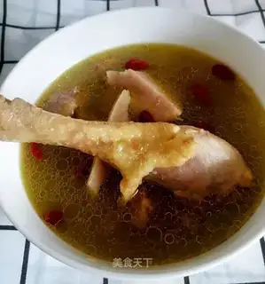 Chicken soup with durian shells
