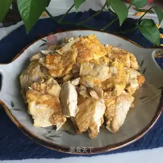 Eggs are fried tofu