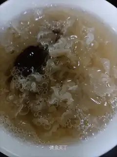 Honey silver ear soup