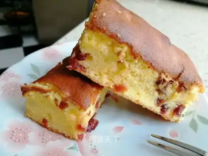 Cranberry white chocolate cake