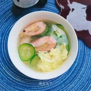Sweet shrimp cucumber soup