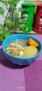 Apple carrot chicken foot soup