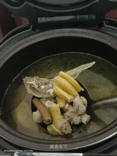 Duckheads, duck claw soup