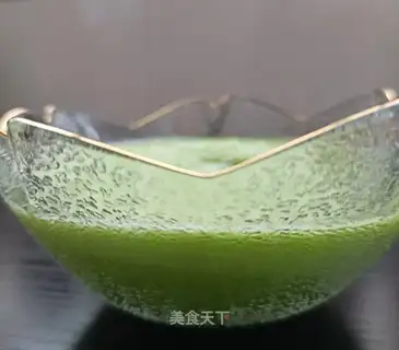 Cucumber celery juice