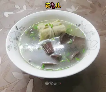 The fleshed duck's blood soup