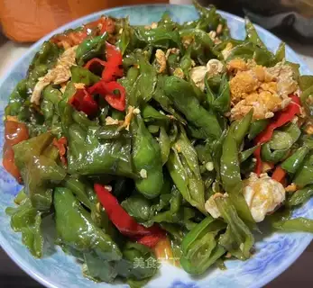 Pepper fried eggs