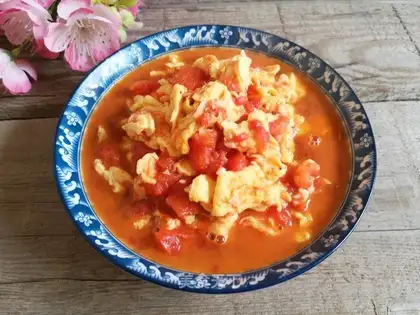 Tomato fried eggs