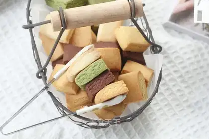 ♪ Four colours of milk ♪
