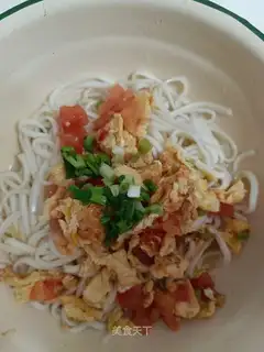 Tomato eggs and noodles