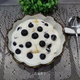 Blueberry banana yogurt bowl