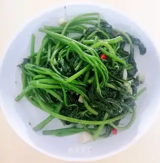 Clear the red potato leaves