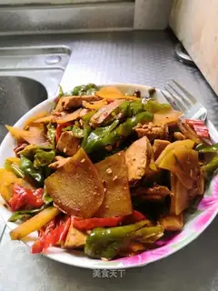 Potato pepper fried tofu