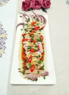The white squid ring