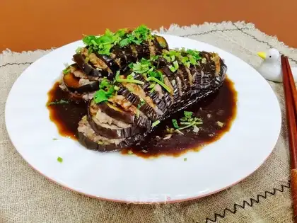 Meat and eggplant