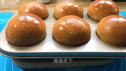 Red sugar bread