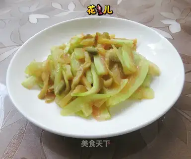 Squeeze and fry watermelon