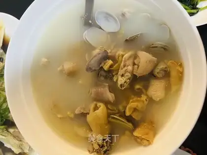 Cracker clams dry chicken soup