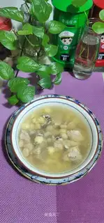 Lotus Tze is making peanut chop soup
