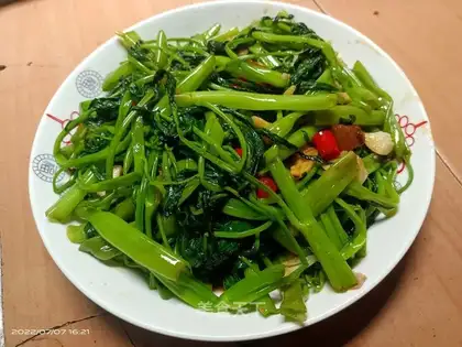 Garlic pepper cabbage