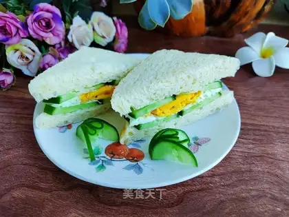 cucumber egg sandwich