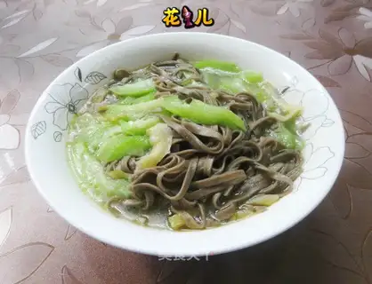 Squeeze the raspberry noodle