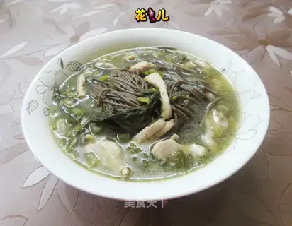 Pickles, chicken leg, pasta