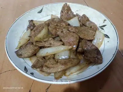 Onion fried liver