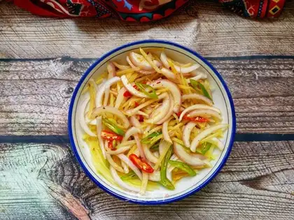 Onion with potato silk