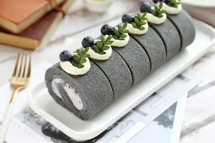 Blueberry cream rolls