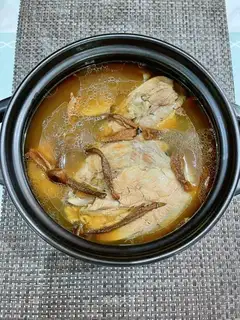 Chicken bones and deer mushroom soup