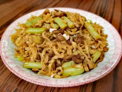 Pork bean horned noodles
